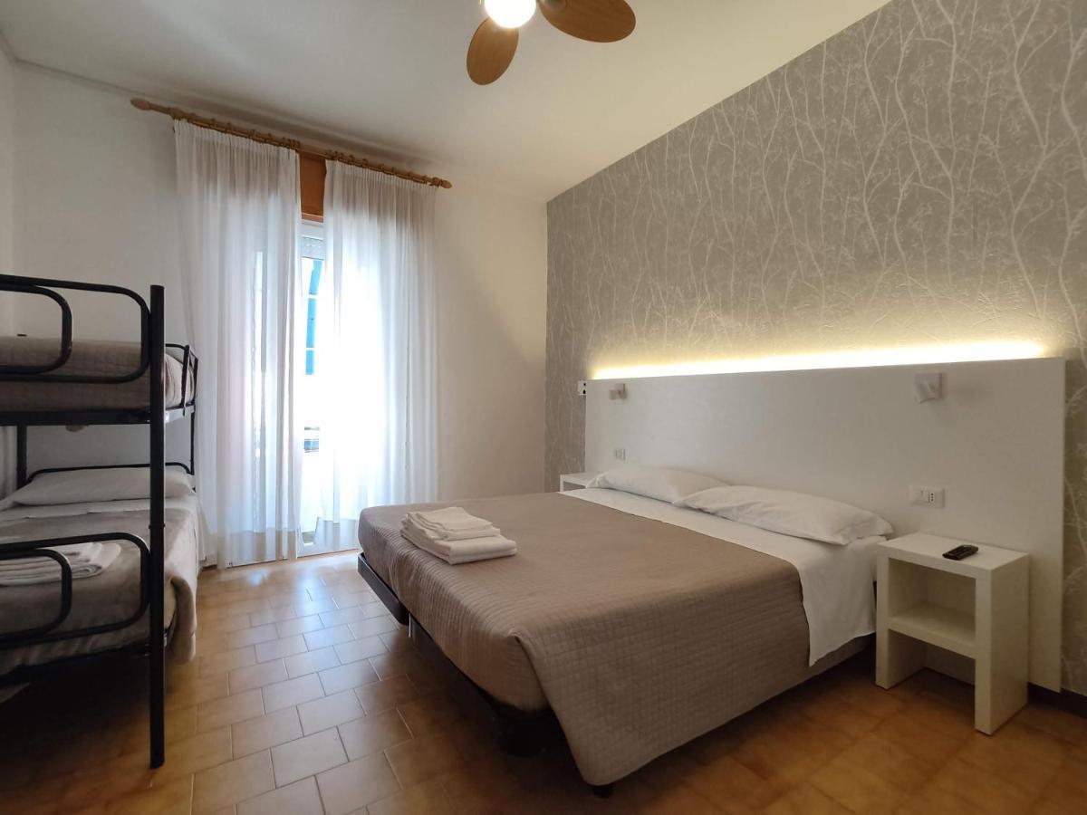 Camera Familiare con Balcone